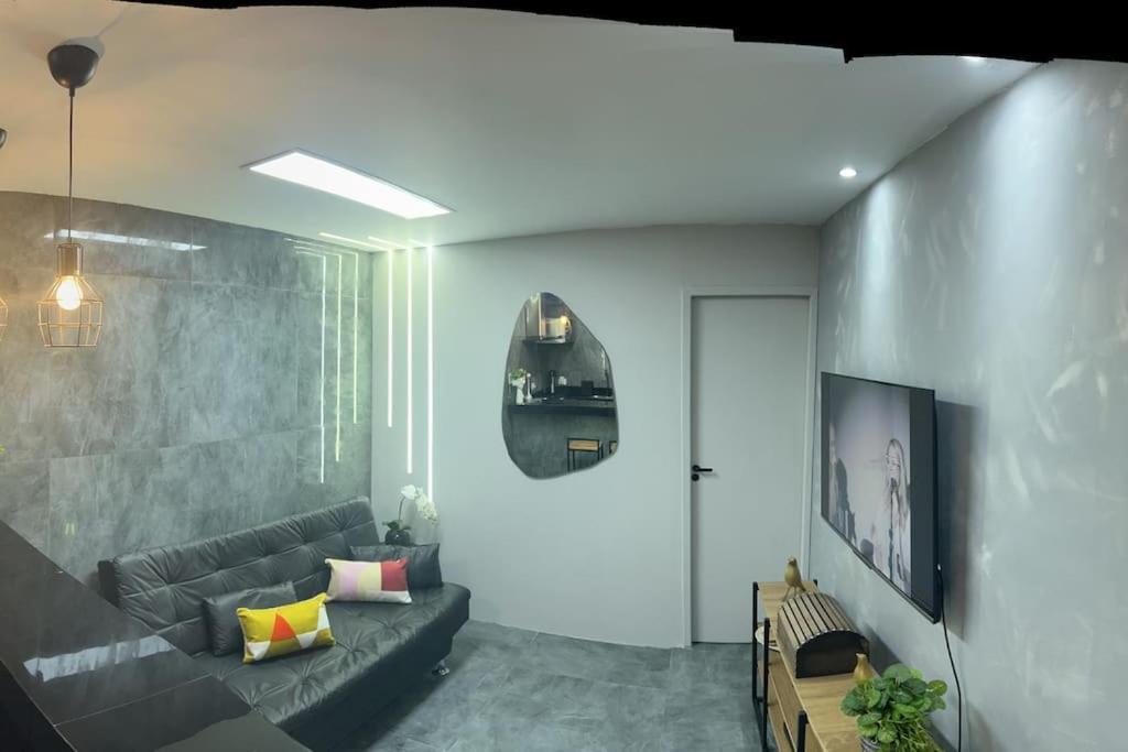 Recem Reformado E Decorado Copacabana Apartment *